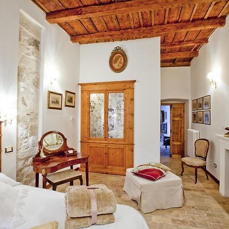 B&B Il Marchese Del Grillo Sulmona Værelse billede