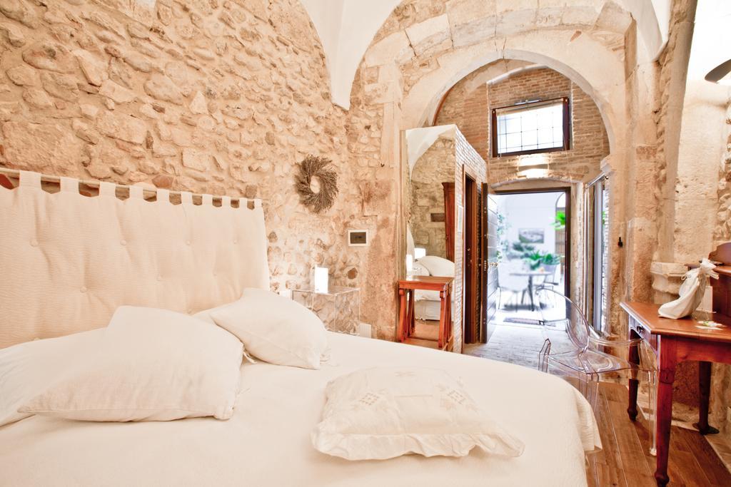 B&B Il Marchese Del Grillo Sulmona Værelse billede