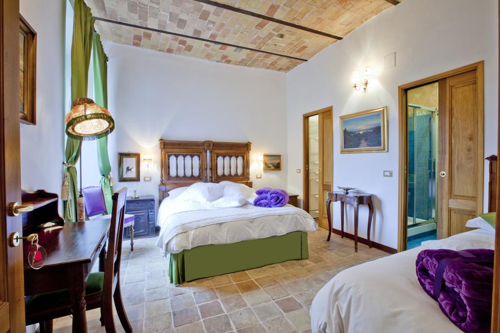 B&B Il Marchese Del Grillo Sulmona Værelse billede