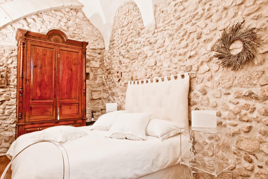 B&B Il Marchese Del Grillo Sulmona Værelse billede