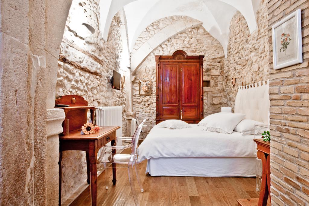 B&B Il Marchese Del Grillo Sulmona Værelse billede