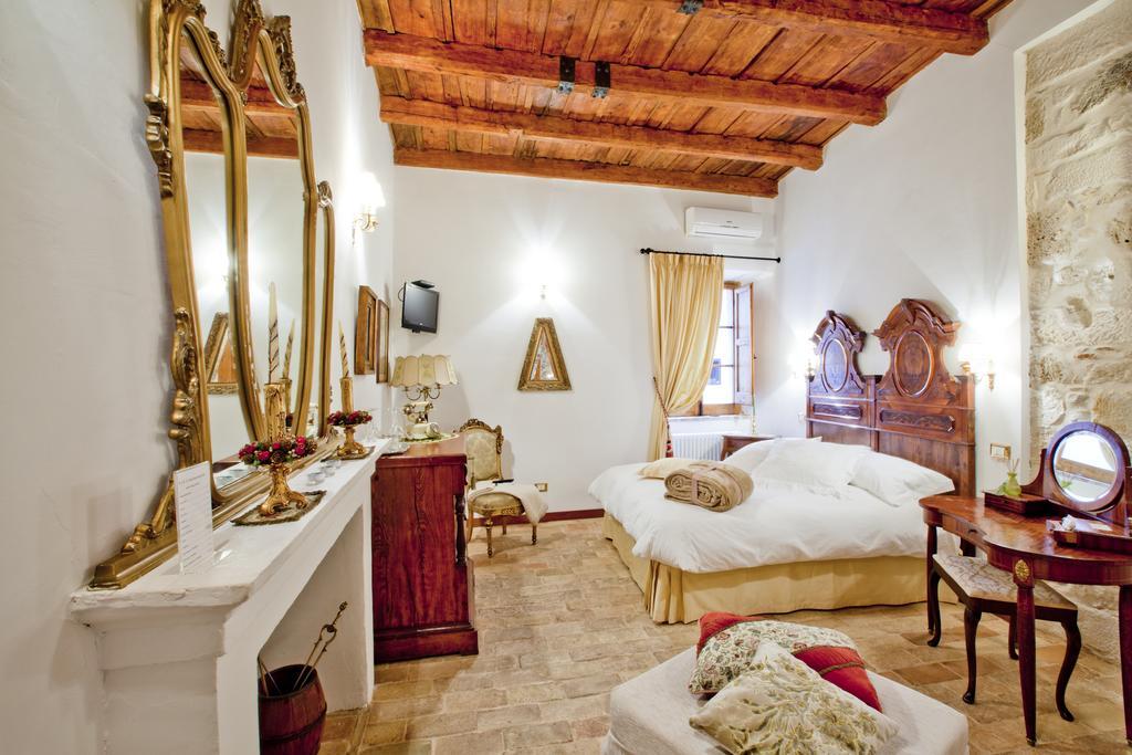 B&B Il Marchese Del Grillo Sulmona Værelse billede