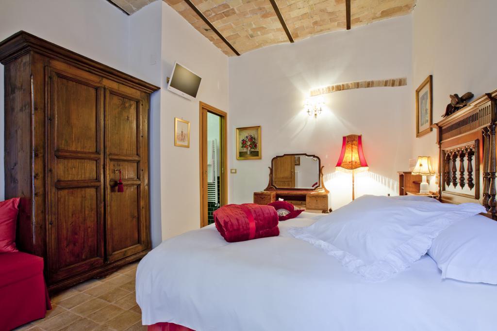 B&B Il Marchese Del Grillo Sulmona Værelse billede